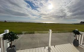 Charming 2-Bed Cottage In Morecambe
